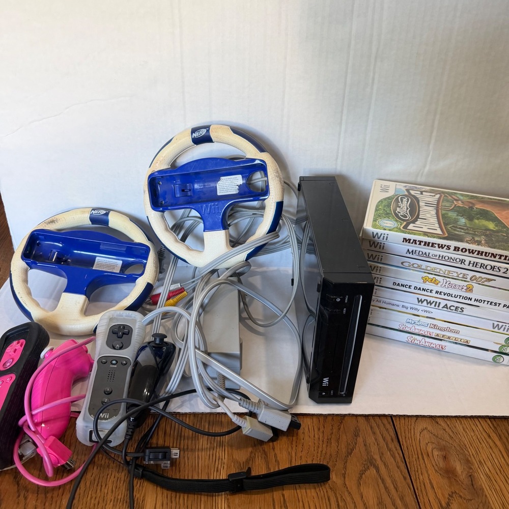 Nintendo Wii RVL-101 Black Console Bundle 10 Games Nerf Wheels Controllers 007